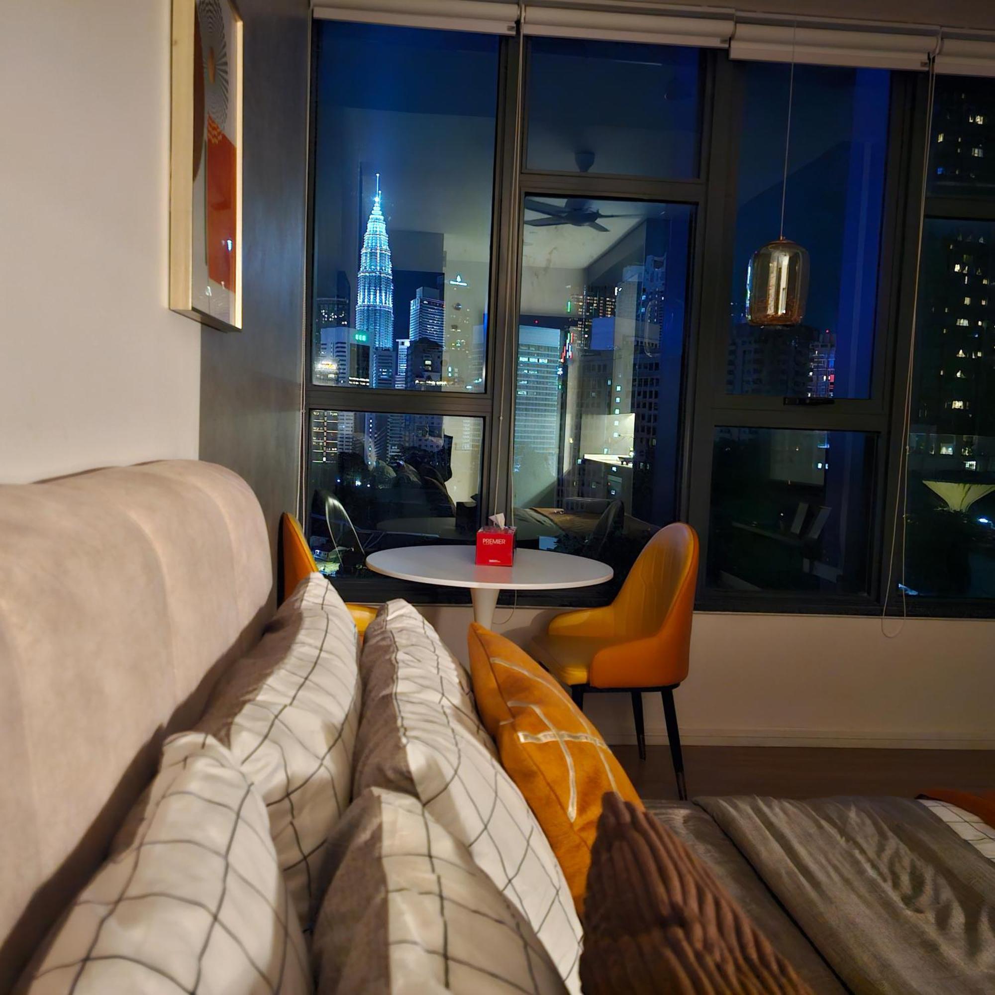 Luxurious Ceylonz Dualkey 5pax Near Bukit Bintang Apartment *