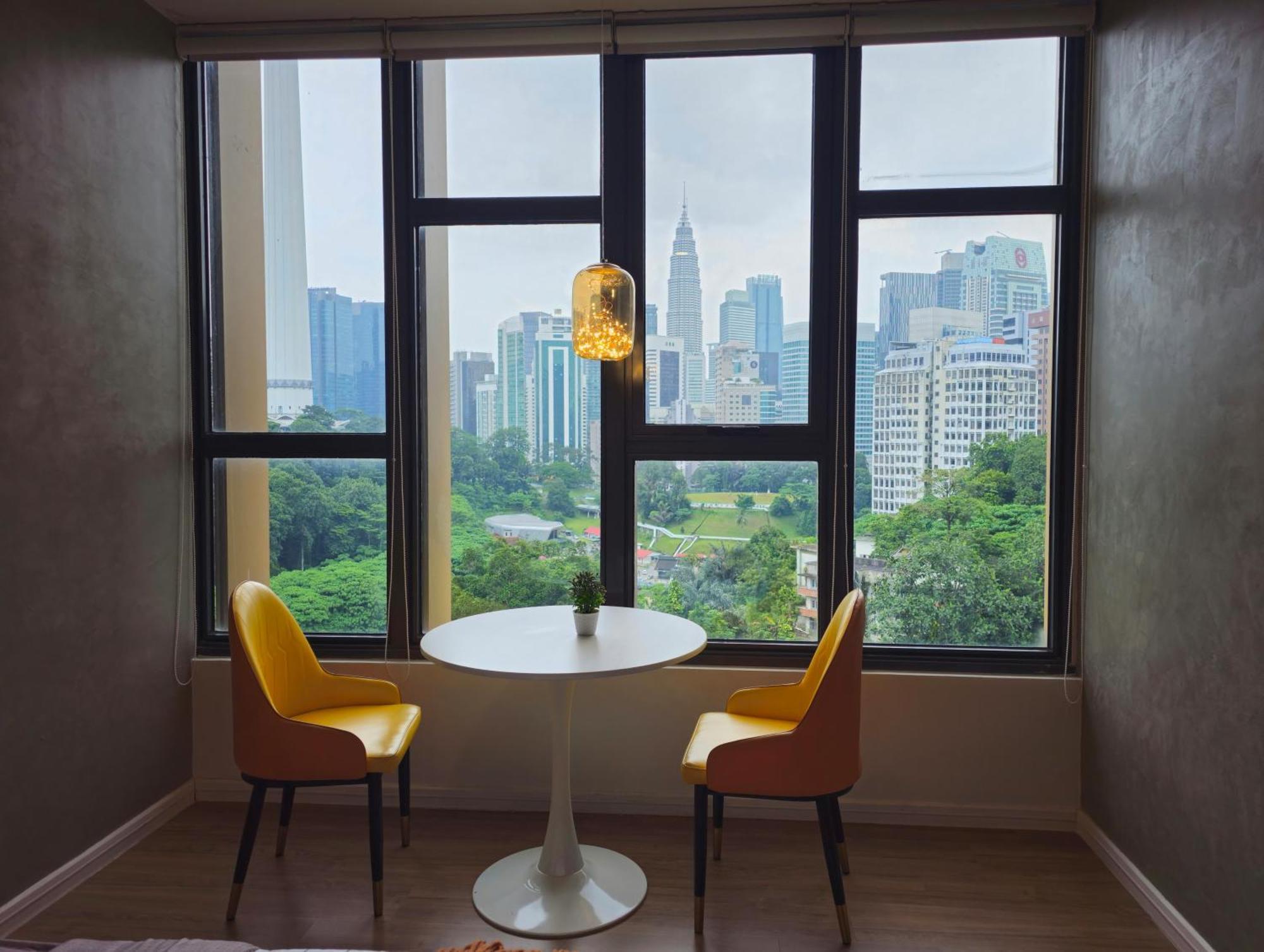 Pangsapuri Luxurious Ceylonz Dualkey 5pax Near Bukit Bintang Kuala Lumpur