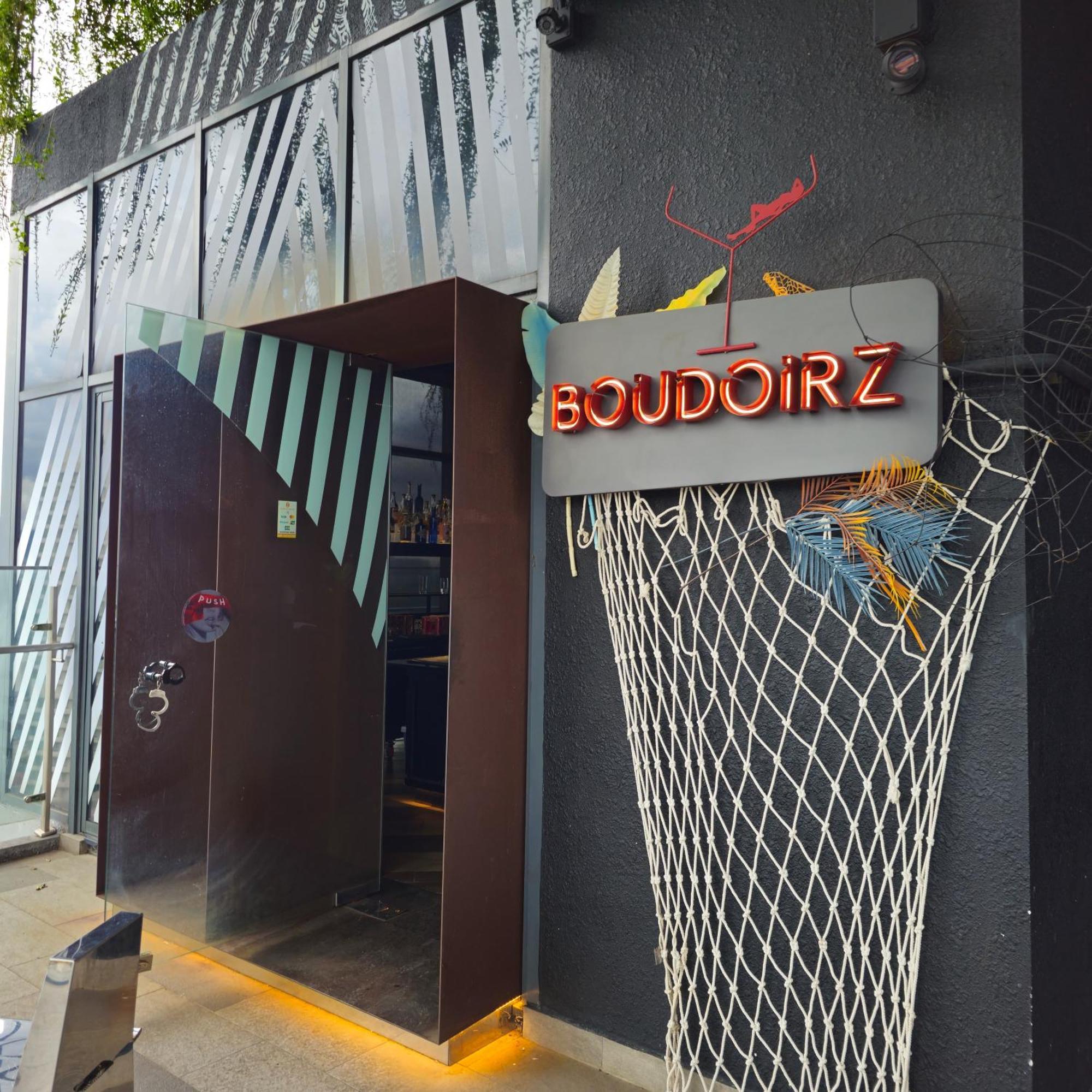 Pangsapuri Luxurious Ceylonz Dualkey 5pax Near Bukit Bintang Kuala Lumpur